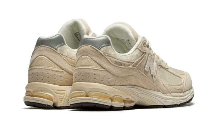 new-balance-2002r-calm-taupe