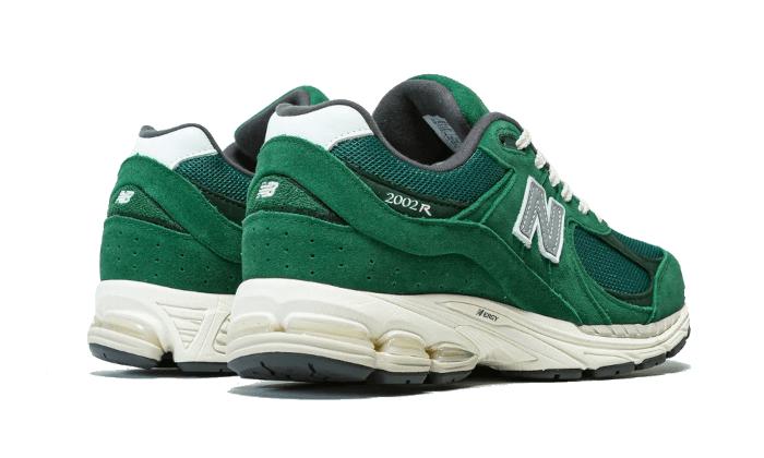 new-balance-2002r-suede-pack-forest-green