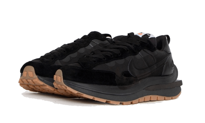 nike-vaporwaffle-sacai-black-gum2