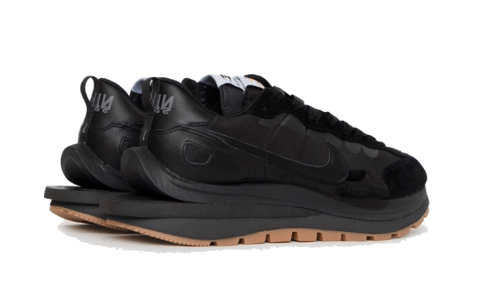 nike-vaporwaffle-sacai-black-gum3