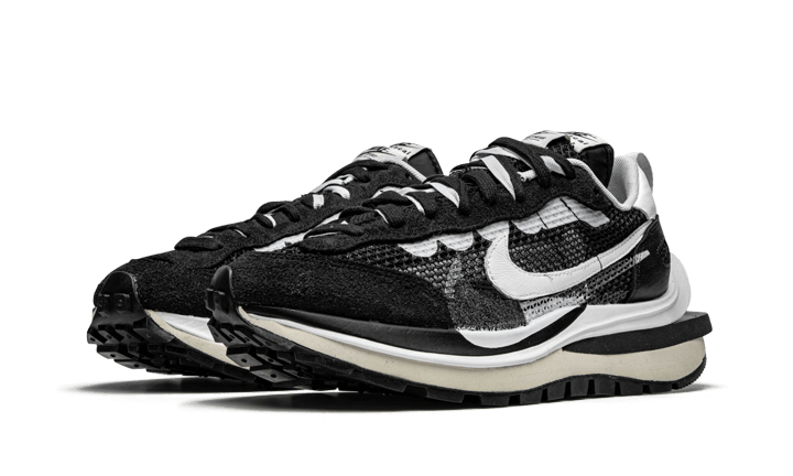 nike-vaporwaffle-sacai-black-white2