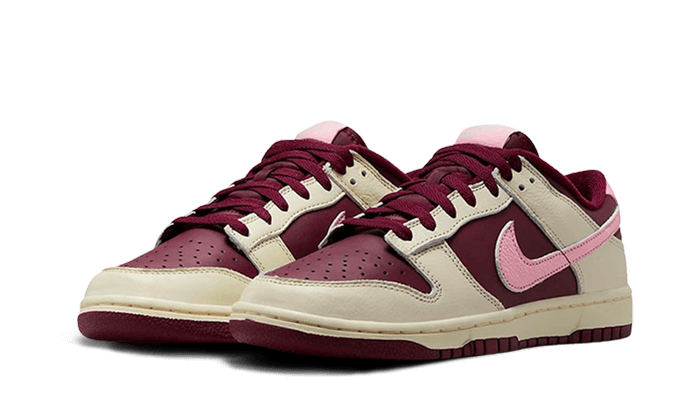 Dunk Low Retro PRM Valentine's Day (2023) FrontSide